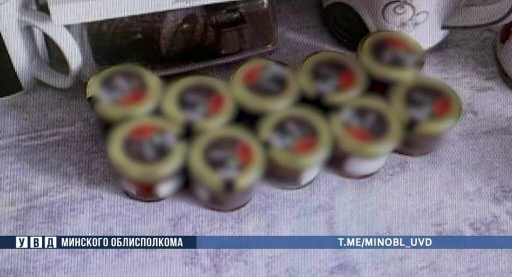 В Минском районе рабочий похитил со склада 18 банок лососевой икры