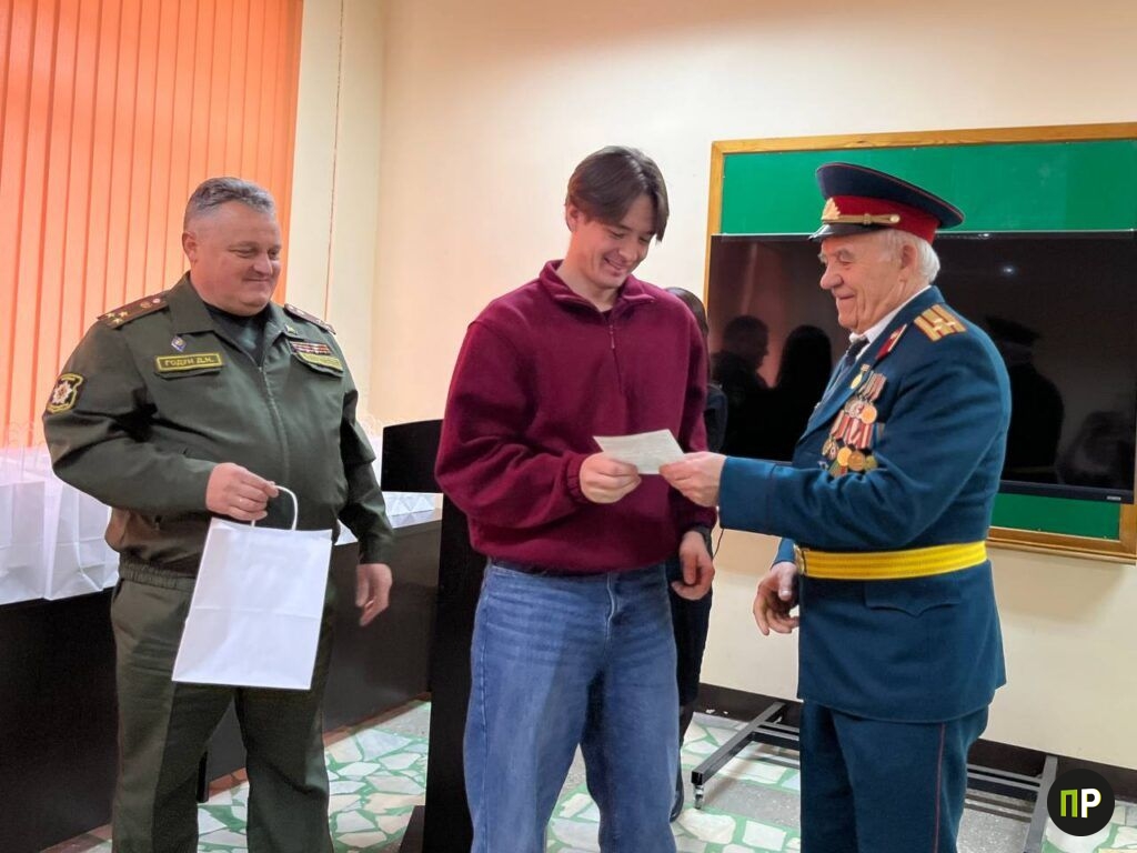 Призывникам Минского района вручили повестки в Колодищах