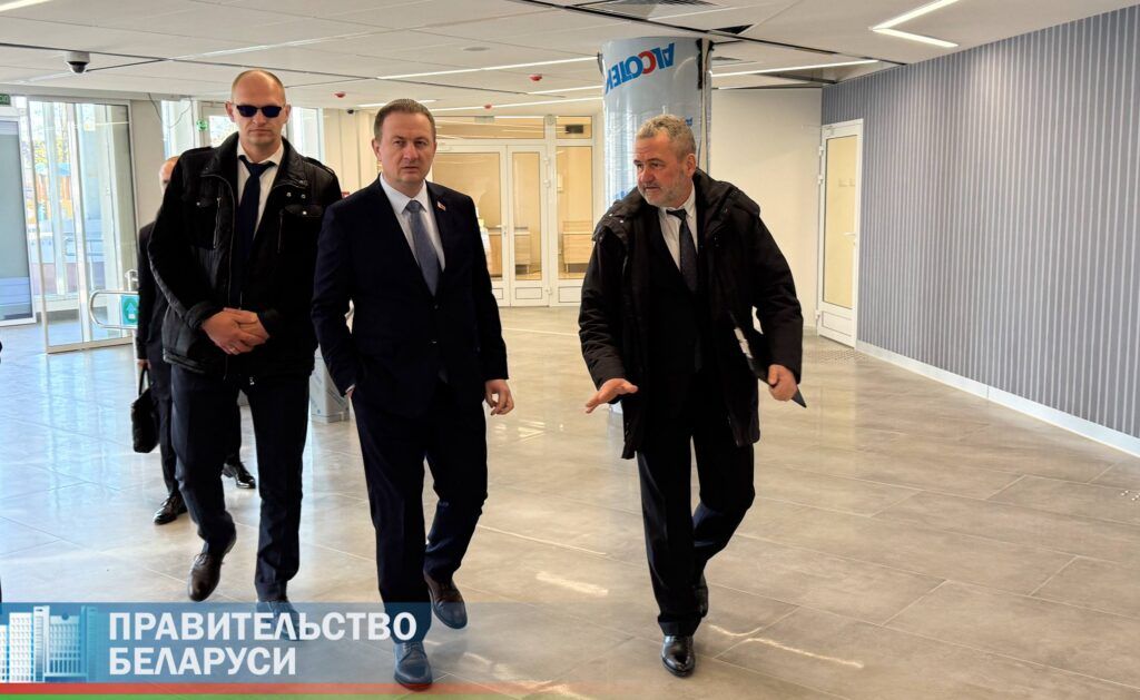 Турчин оценил готовность новых корпусов медучреждений в Боровлянах и Лесном