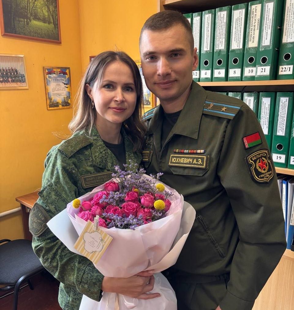 В Мачулищах военнослужащий 49-й бригады сделал сюрприз супруге