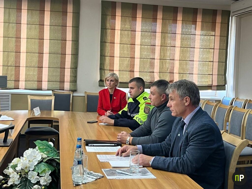 Жители Валерьяново просят главу Минского района ограничить движение автомобилей по улице