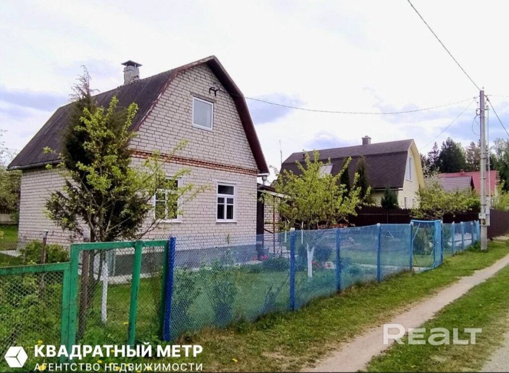 В 17 км от МКАД дешево продают дом с печкой и участком